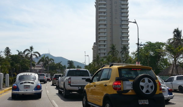 Trafico-en-la-Costera-Acapulco