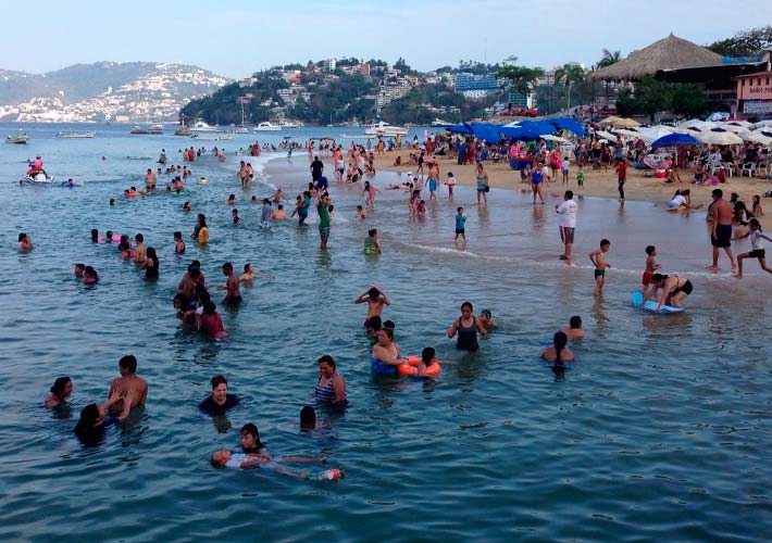 Las 5 mejores playas de Acapulco para los que no saben nadar