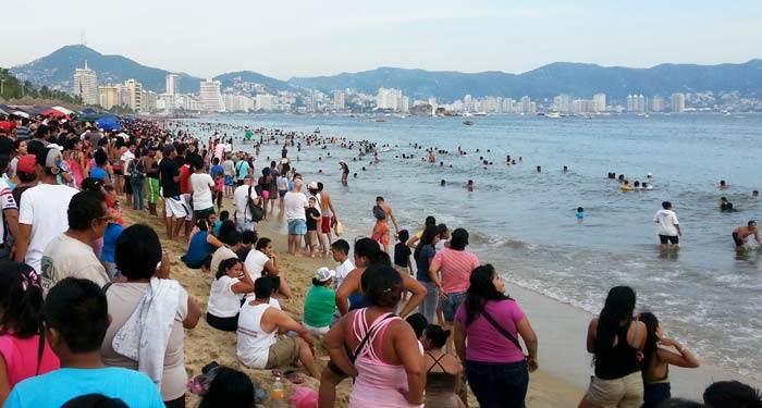 COFEPRIS pone a playas de Acapulco entre las 10 más contaminadas del país