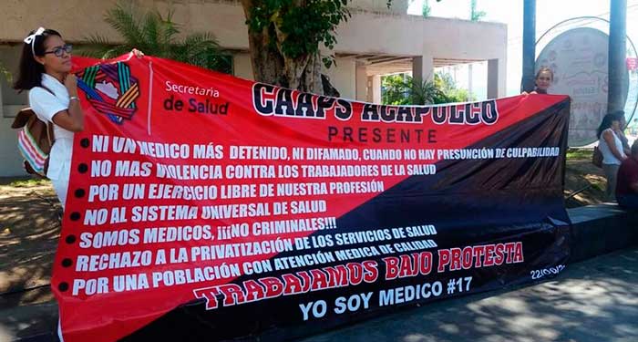 Médicos de Acapulco protestan por la Reforma a la Salud