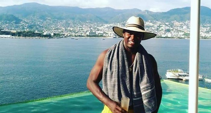 El Negro de Whatsapp se pasea por Acapulco ¡aguas primo!