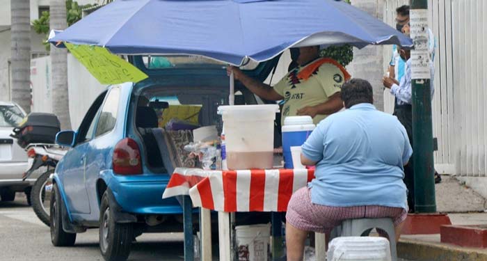 Puestos callejeros serán sancionados en Acapulco ante pandemia
